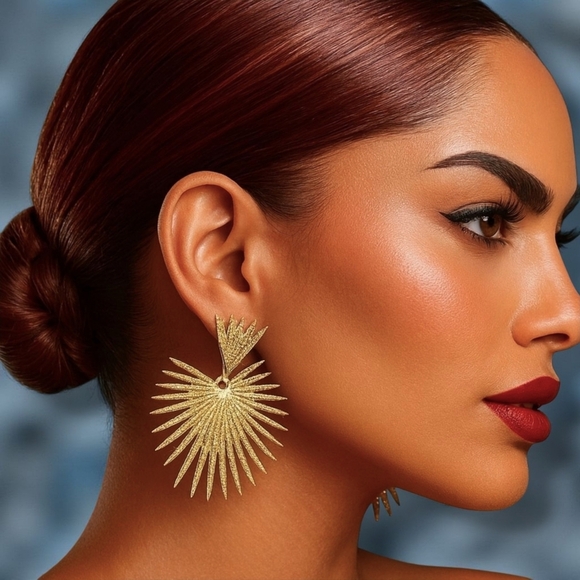 🆕️Golden Sunburst Boho Spikes Heart Trendy Statement Earrings - Bold & Chic ☀️ - Picture 3 of 11